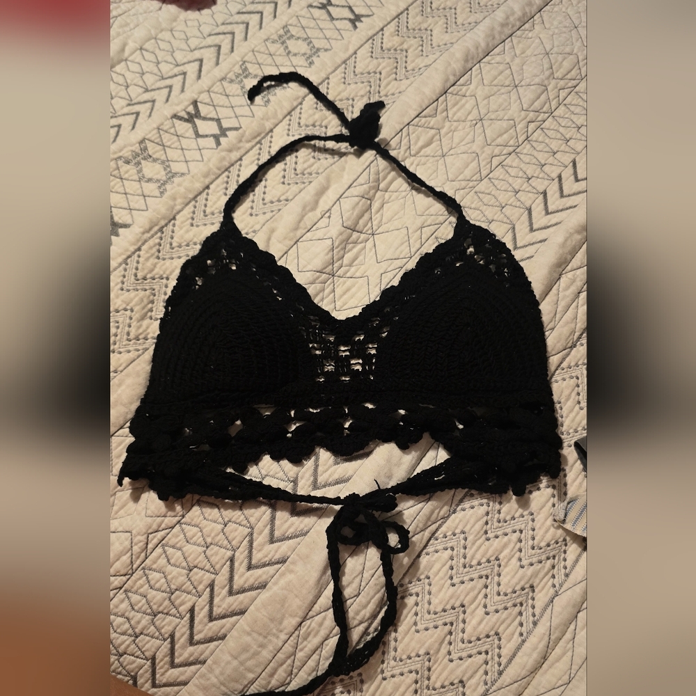 Crochet Blaxk Bralette. Lightly Lined Size Medium